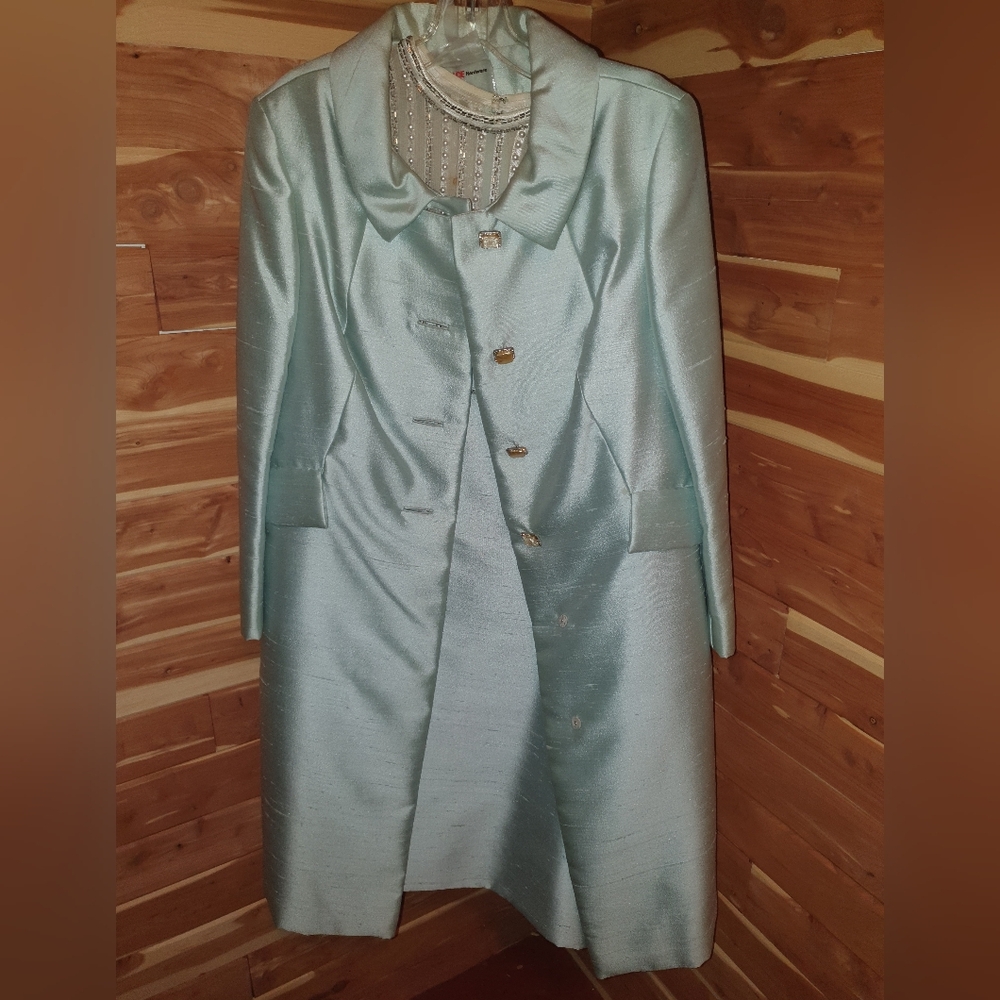 Vintage 60s Elegant Women's Seafoam Two-Piece Satin Coat And Beaded Dress